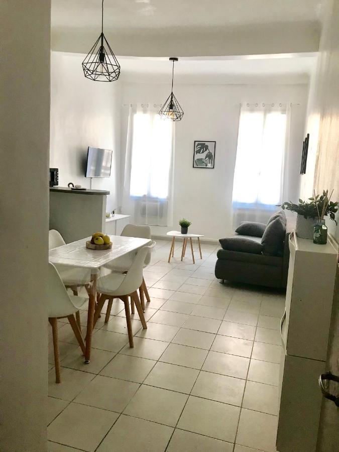 Jolie T2 La Ciotat Apartamento Exterior foto